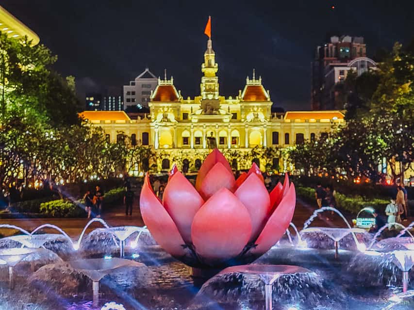 Nguyen-Hue-Walking-Street-ho-chi-minh-city-vietnam