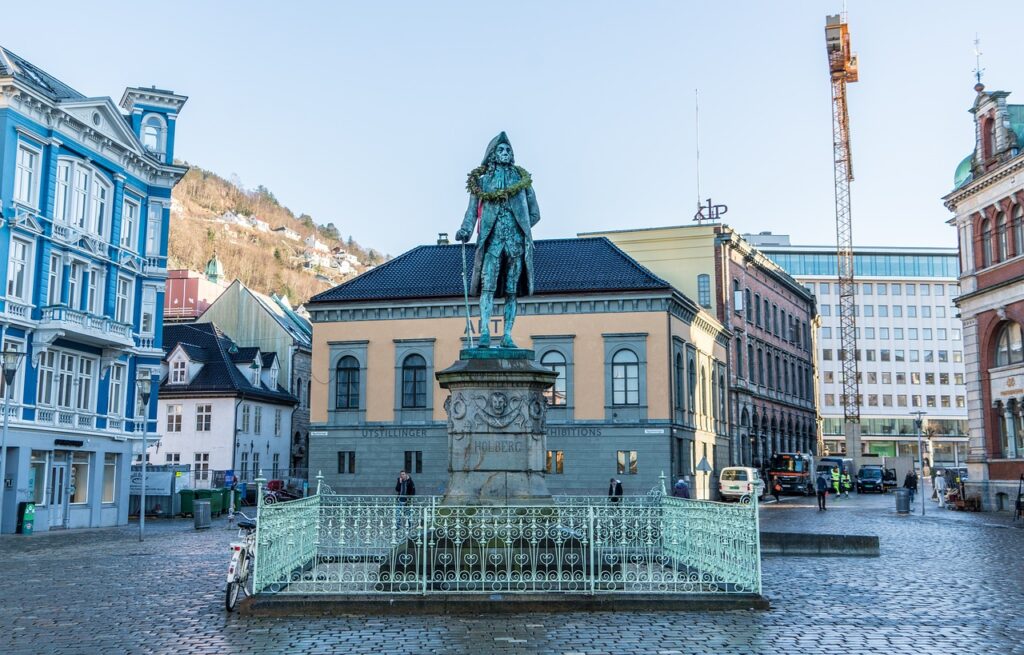 Pixabay-Bergen-Norway-statue