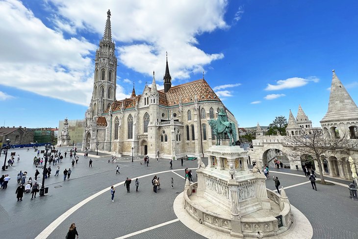 hungary-budapest-top-attractions-matthias-church-of-our-lady-statue