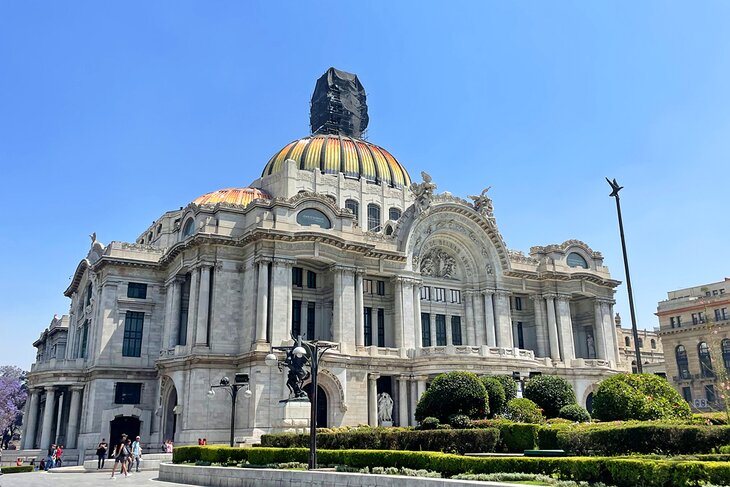 mexico-mexico-city-top-attractions-palace-fine-arts-blue-sky